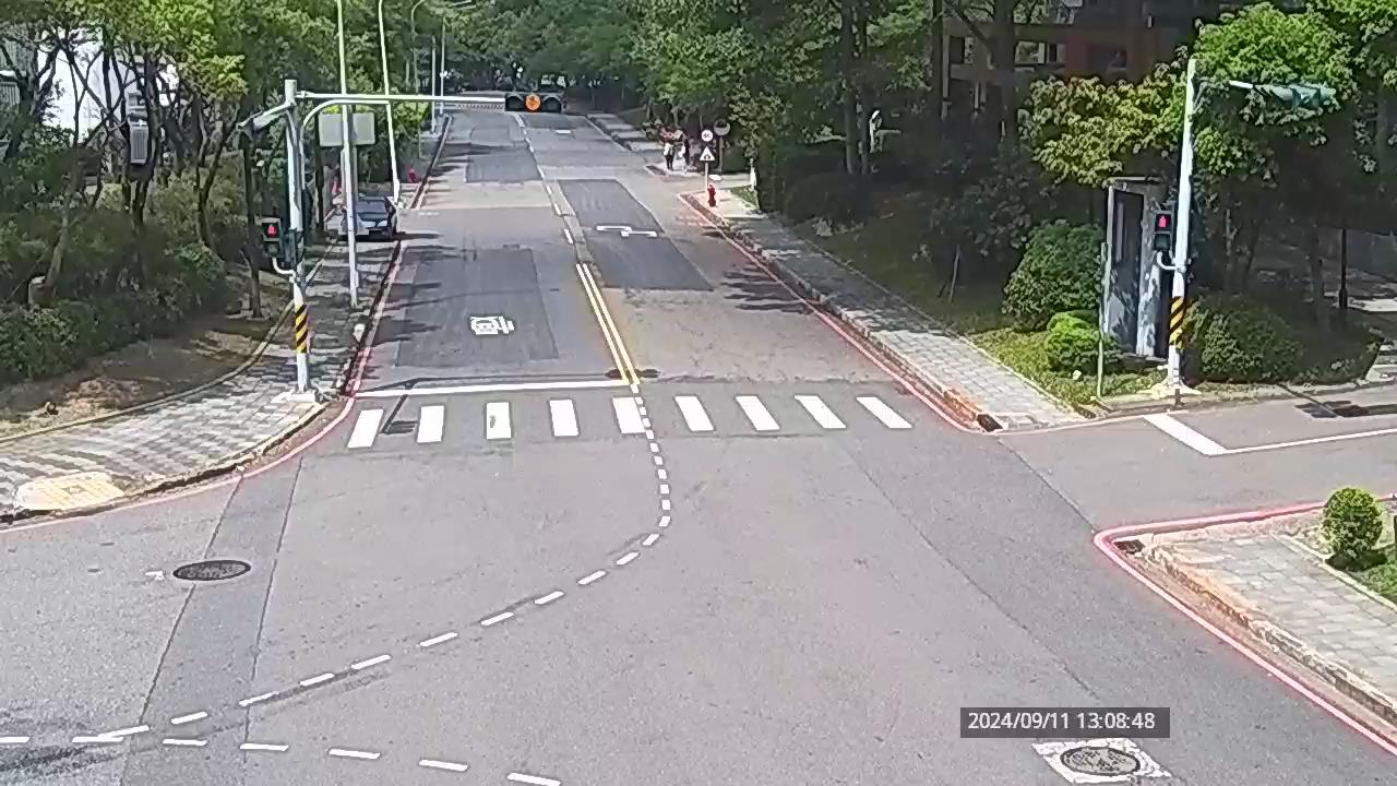 新竹科學園區  力行一路與力行九路口-球機 距離1.3公里 氣溫24.6度