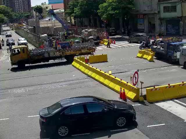 高雄市道路  大順一路、博愛二路 距離0.8公里 氣溫31.3度