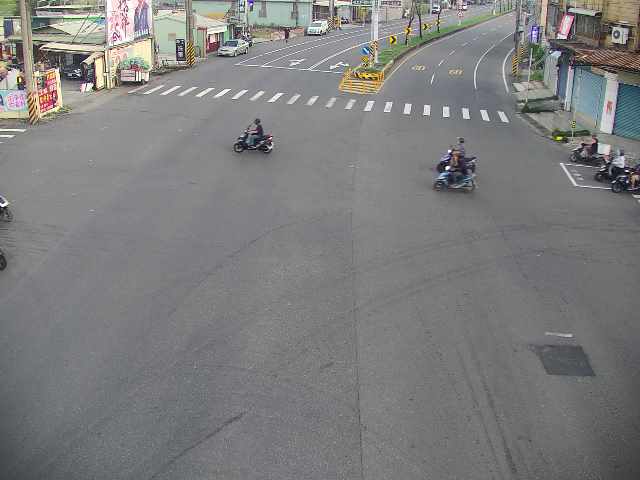 高雄市道路  林園區-鳳林路二段與王公路交岔路口 距離4.8公里 氣溫31.8度