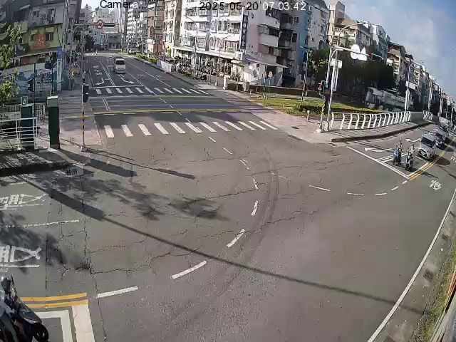 高雄市道路  鼓山一路、大公路 距離0.7公里 氣溫28.5度