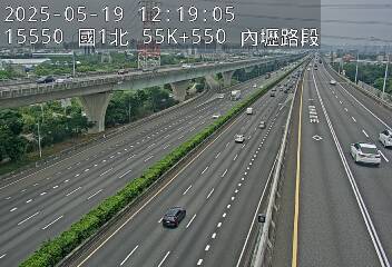 國道1號五股楊梅高架道路 北上 55K+550 中壢轉接一交流道到機場系統交流道 距離0.5公里 氣溫26.5度