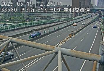 國道3號 南下 35K+800 中和交流道到土城交流道 距離0.6公里 氣溫27.4度