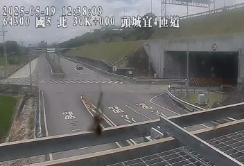 國道5號 北上 30K+400 宜蘭交流道到頭城交流道 距離2.7公里 氣溫27.3度