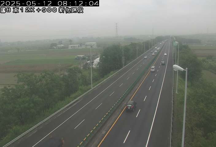 國道8號 東向 12K+900 新市交流道到新化系統交流道 距離1.8公里 氣溫23度