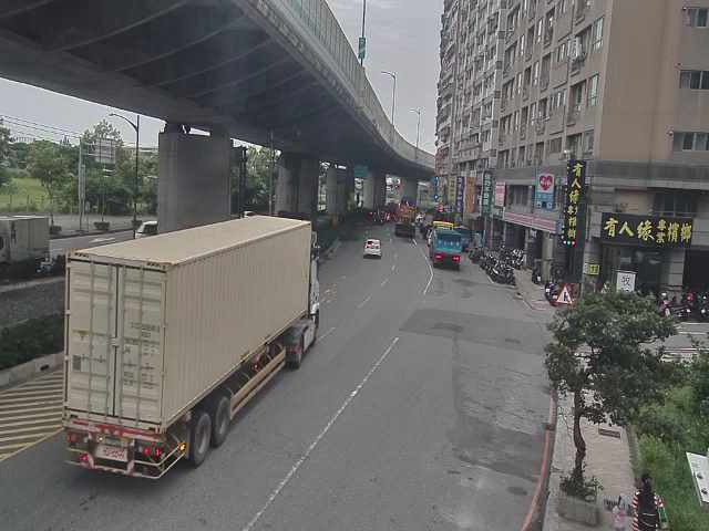 新北市道路  八里區中華路商港路 距離0.8公里 氣溫27.1度