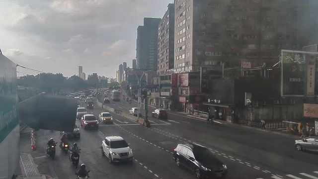 新北市道路  淡水區民生路民權路 距離2.3公里 氣溫31.3度