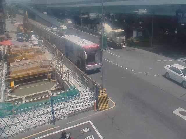 新北市道路  板橋區民生路三段119巷(號誌控制器旁L桿) 距離0.7公里 氣溫26.4度