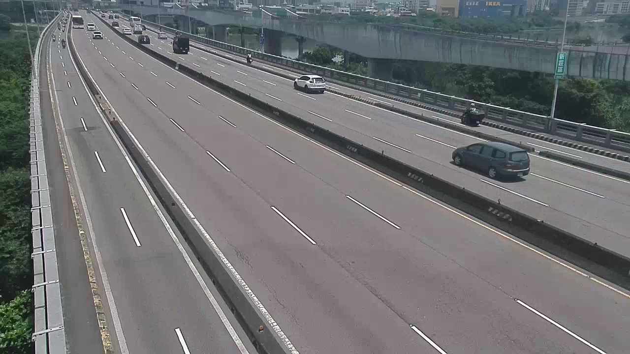 新北市道路  板橋區大漢橋(環河路上方) 距離0.0公里 氣溫26度