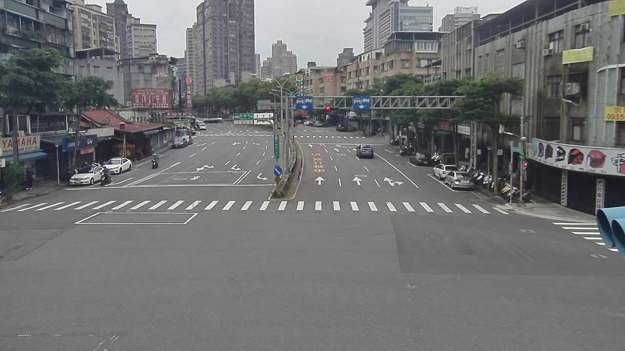 新店區中興路三段、寶慶街口(北側號誌桿上) 氣溫25.8度