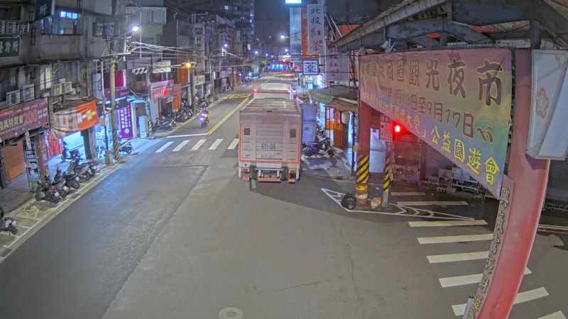 新北市道路  興南路 信義街(興南路-往北) 距離0.8公里 氣溫27.8度