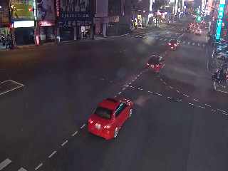 桃園市道路  桃園區 中山路復興路口(和成建材行前號誌桿) 距離1.1公里 氣溫31度