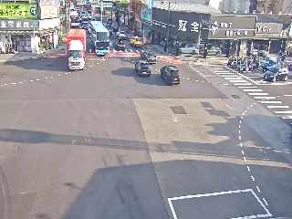 桃園市道路  桃園區 文中路國際路口(國際眼鏡對面號誌桿) 距離0.7公里 氣溫31度