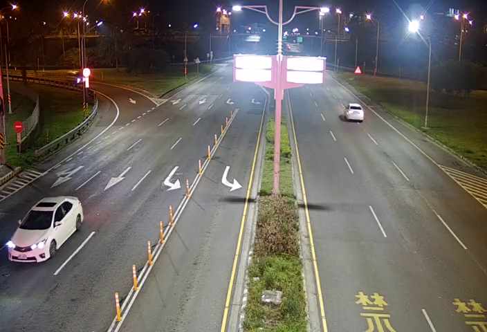 台南市道路  新營區 復興路與長榮路二段口西桿(向西) 距離0.3公里 氣溫31.4度