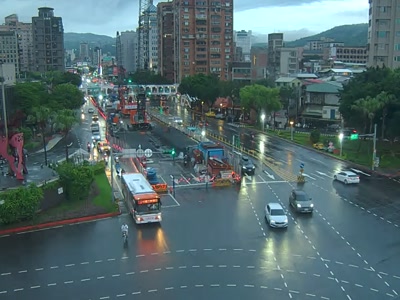 台北市道路  承德中正 距離0.4公里 氣溫30.4度