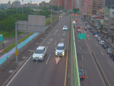 台北市道路  環河快詔安街 距離0.8公里 氣溫29.7度