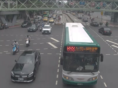 台北市道路  民權承德(東側) 距離0.7公里 氣溫30度
