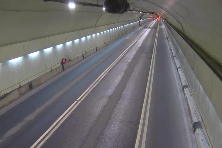 自強隧道往故宮入口0K+240M 氣溫27.1度