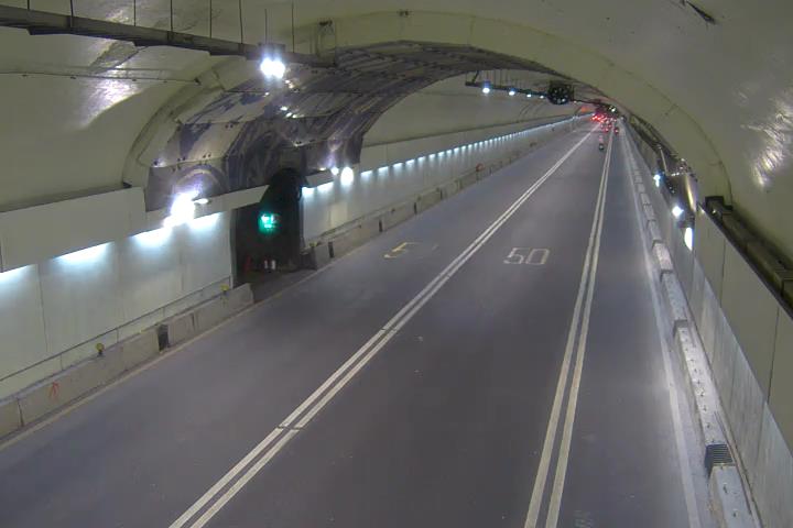 自強隧道往故宮入口0K+474M 氣溫12.9度