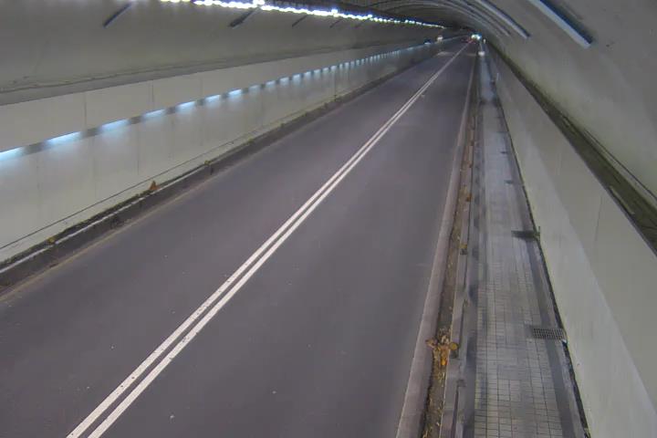 自強隧道往大直入口0K+20M 氣溫12.9度