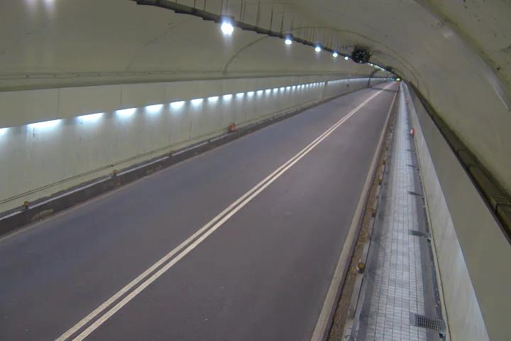 自強隧道往大直入口0K+326M 氣溫15.1度
