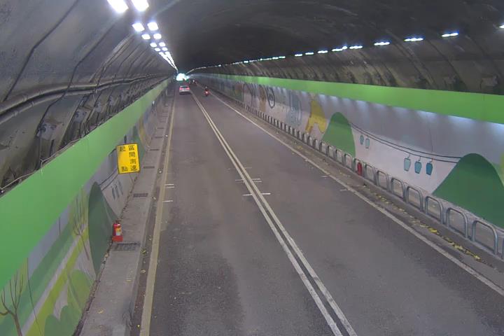 辛亥隧道往市區入口0K+7M 氣溫15.4度