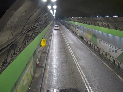 辛亥隧道往市區入口0K+7M 氣溫24.6度