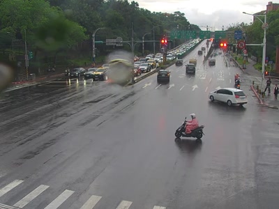 台北市道路  中山北路-通河街口 距離1.2公里 氣溫30.4度