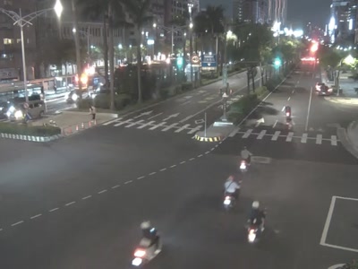 台北市道路  中華路-愛國西路口 距離0.9公里 氣溫29.7度