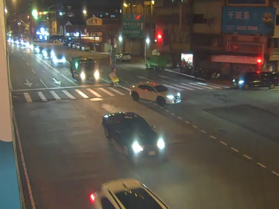 環河北路與民族西路口燈桿上 氣溫27.6度