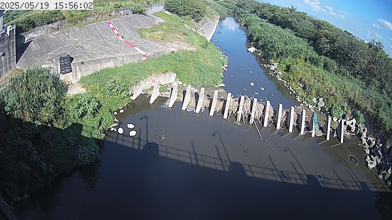 水利署水資源  臺南市政府水利局 龜子港排水出口閘門內水 距離2.4公里 氣溫29.1度